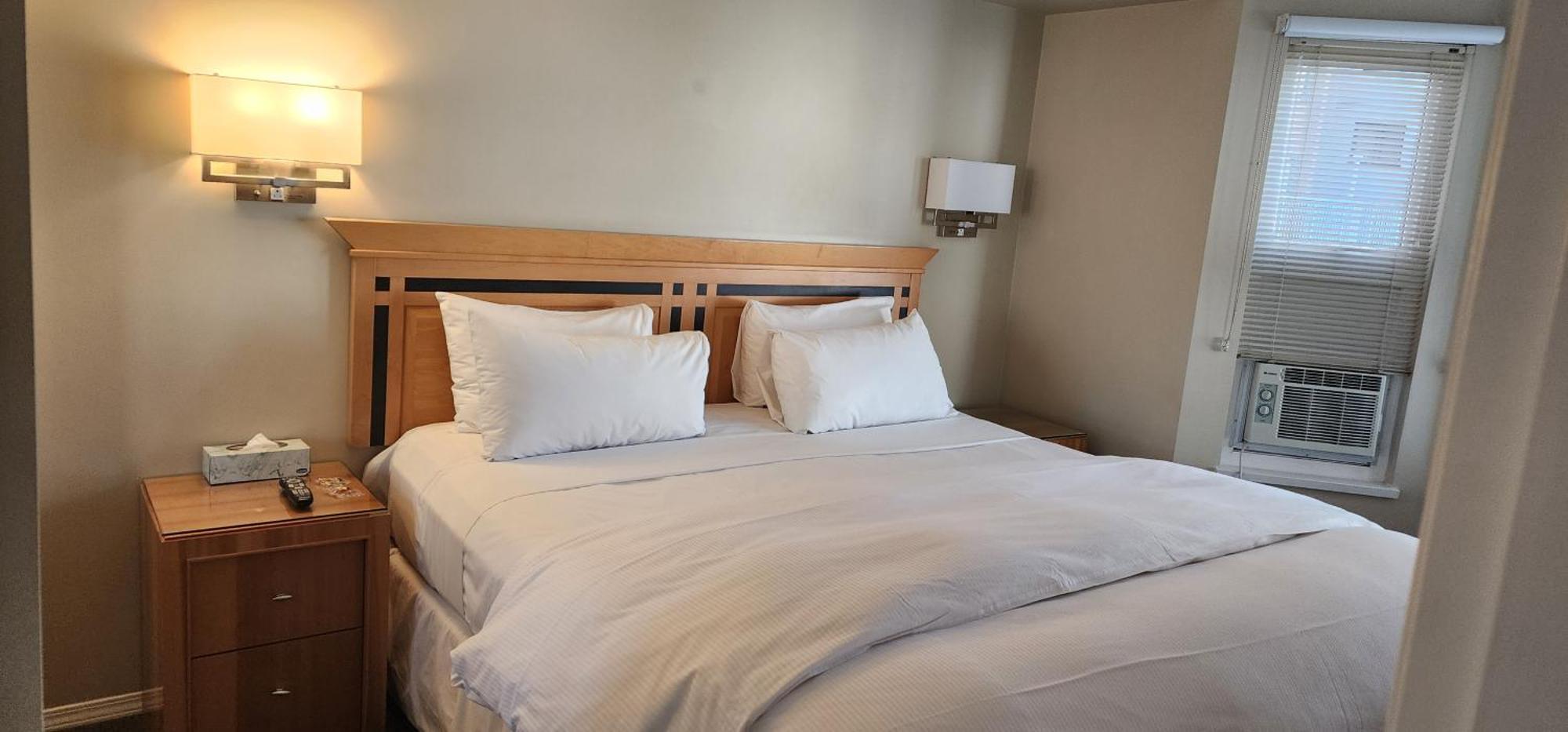 Times Square Suites Hotel Vancouver Eksteriør billede