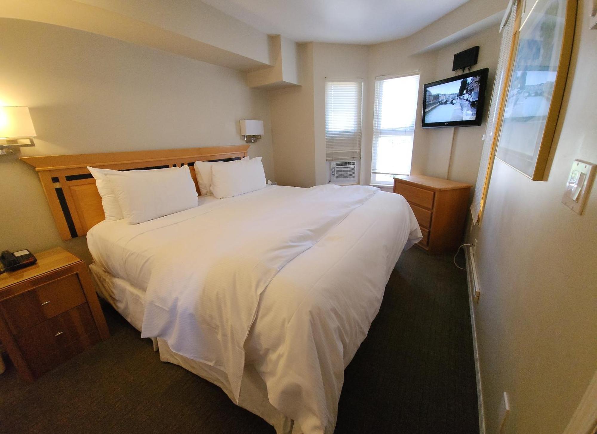 Times Square Suites Hotel Vancouver Eksteriør billede