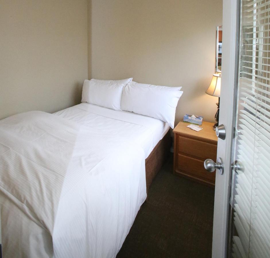 Times Square Suites Hotel Vancouver Eksteriør billede